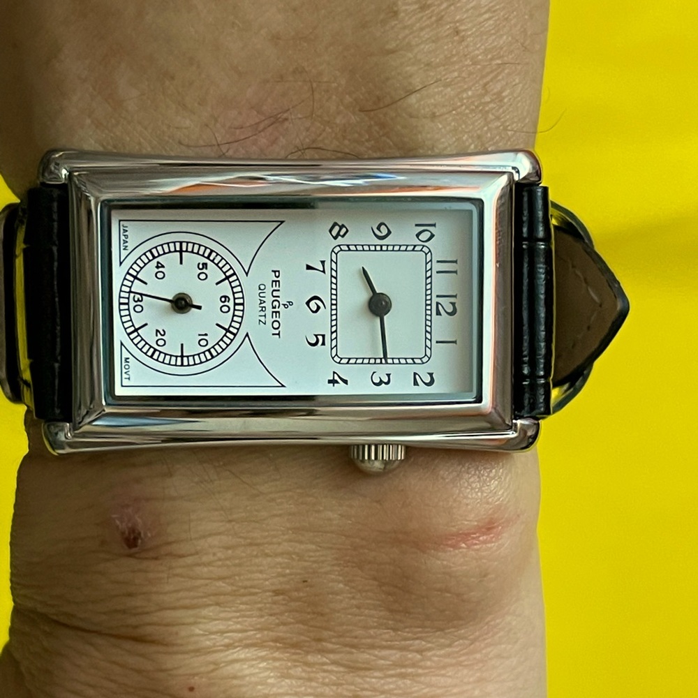 STUPEFYING ✨⭐️🌟Beautiful Deco Tank Prince Style Quartz Watch Silver & Wite Dial